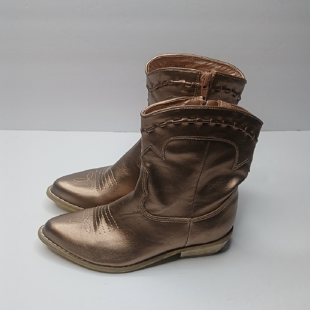 Coconuts by Matisse Short Cowgirl Boots Kids size 1 (Color Blonze)‎
